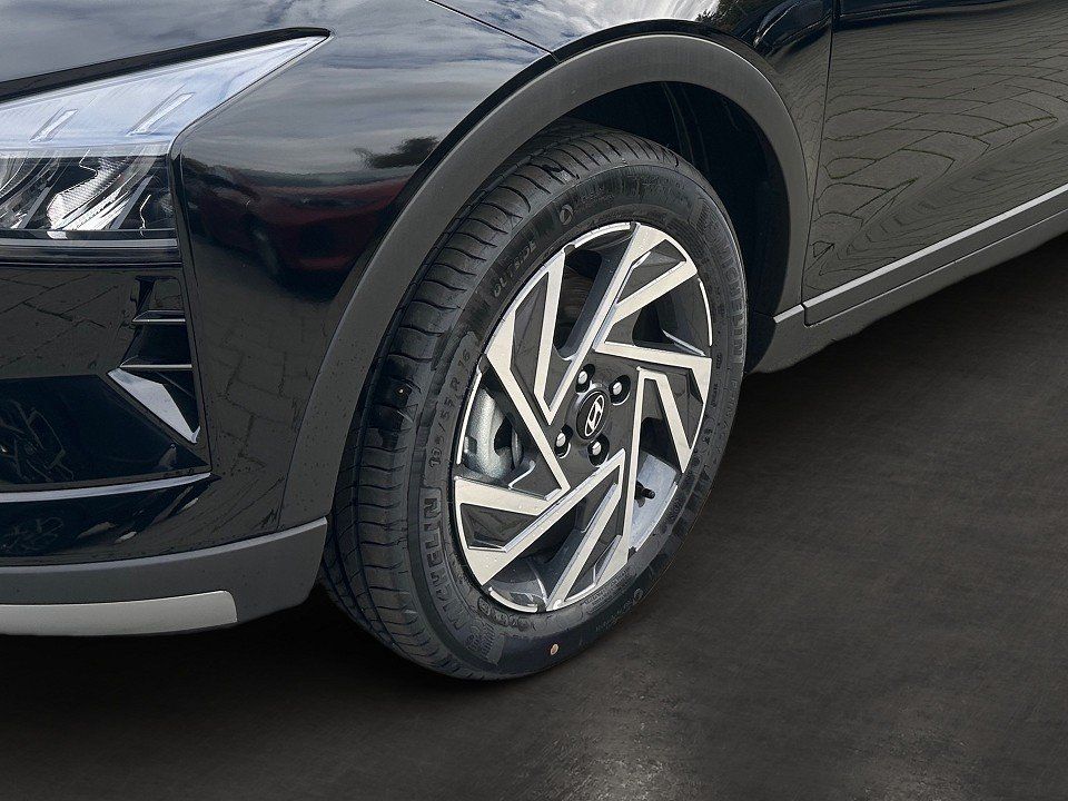 Fahrzeugabbildung Hyundai BAYON 1.0T 100PS DCT Trend Bose Komfort