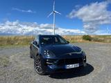 Porsche Macan | Nightblue | bi-color schwarz granatrot - gebrauchte Porsche Macan aus dem Jahr 2019