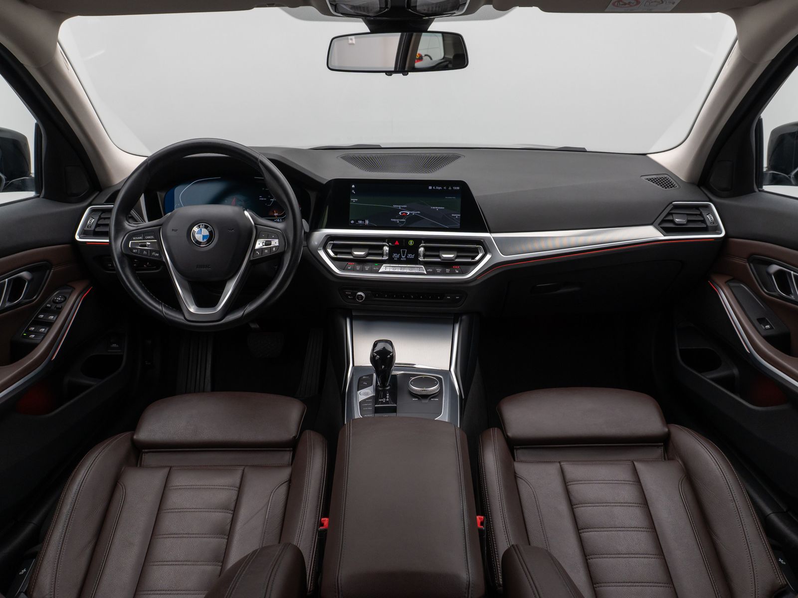 Fahrzeugabbildung BMW 320d xD Sport Line Kamera DAB HiFi Alarm AHK LED
