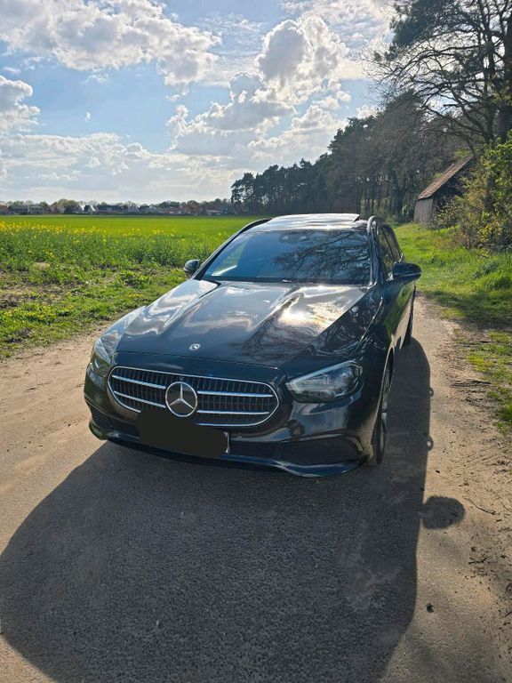 Image of Mercedes-Benz E 200