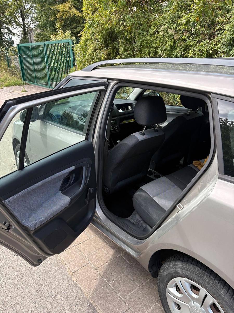Skoda Fabia 2009 — photo 11