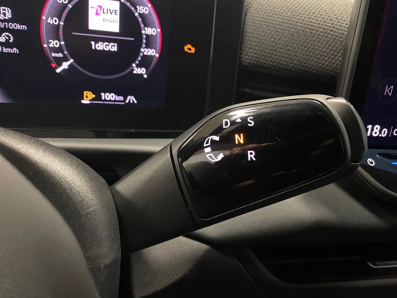 Fahrzeugabbildung Volkswagen T-Roc 1.5 eTSI R-Line NEUES MODELL AHK+ACC+KAMER