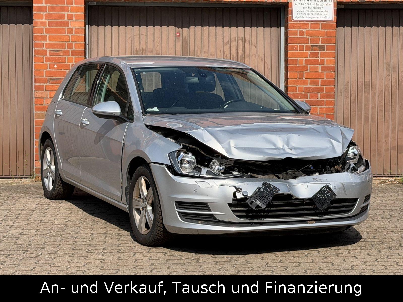 Volkswagen Golf VII BMT Unfall,Motor Läuft und Auto fährt