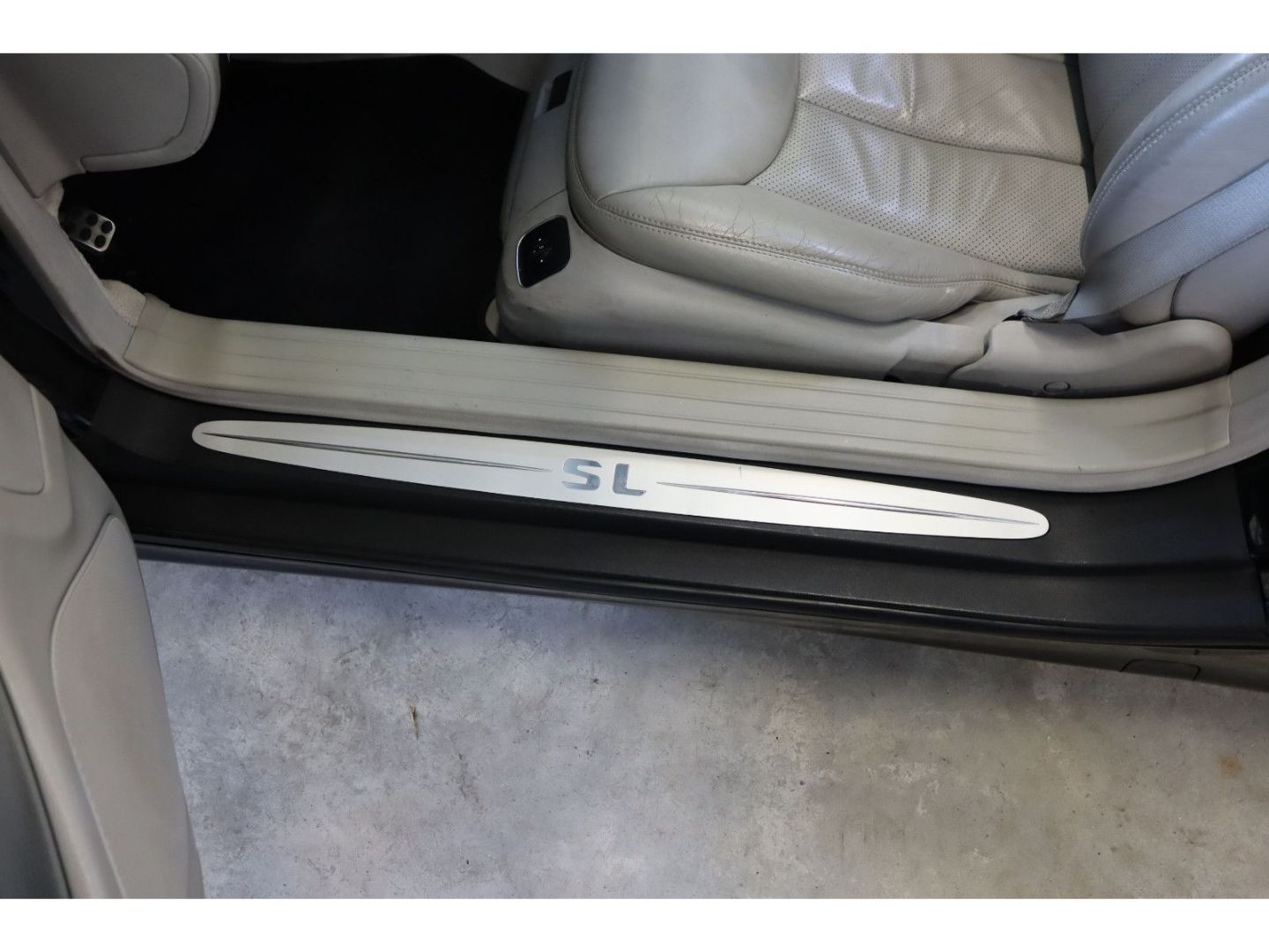 Fahrzeugabbildung Mercedes-Benz SL 500 Roadster V8 GRA Leder Navi Xenon 20"LM