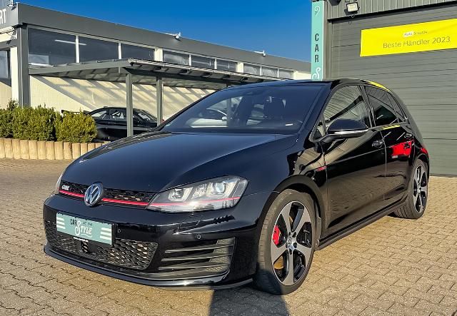 Volkswagen Golf GTI VII 2.0 Performance ACC NAVI PDC RFK