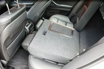 Fahrzeugabbildung BMW 530 d xDrive ModernLine LEDER NAVIGATION XENON