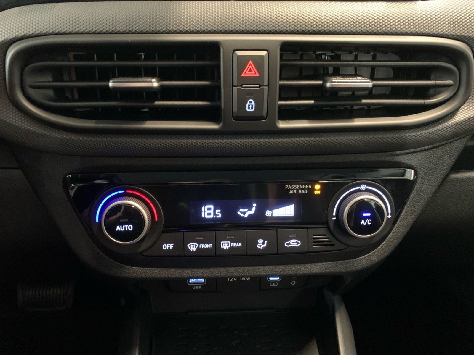 Fahrzeugabbildung Hyundai i10 1.2 Trend Automatik Navi