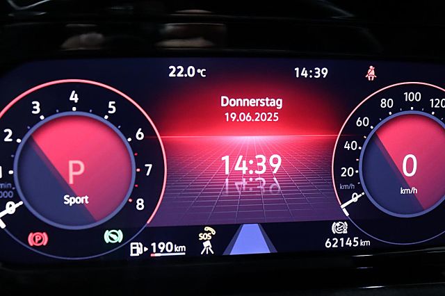 Golf GTI 2.0TSI DSG ACC KAMERA NAVI PANO SPORTFW