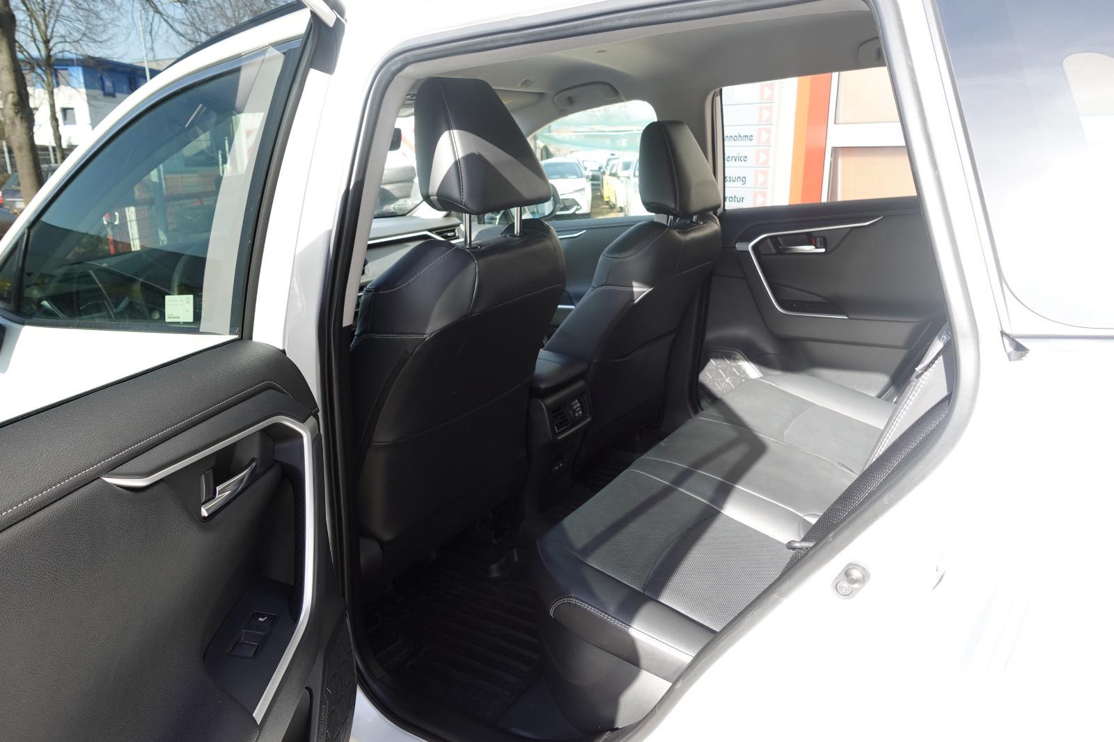 Toyota RAV 4 2.5 Hybrid Lounge Allrad 5J Garantie