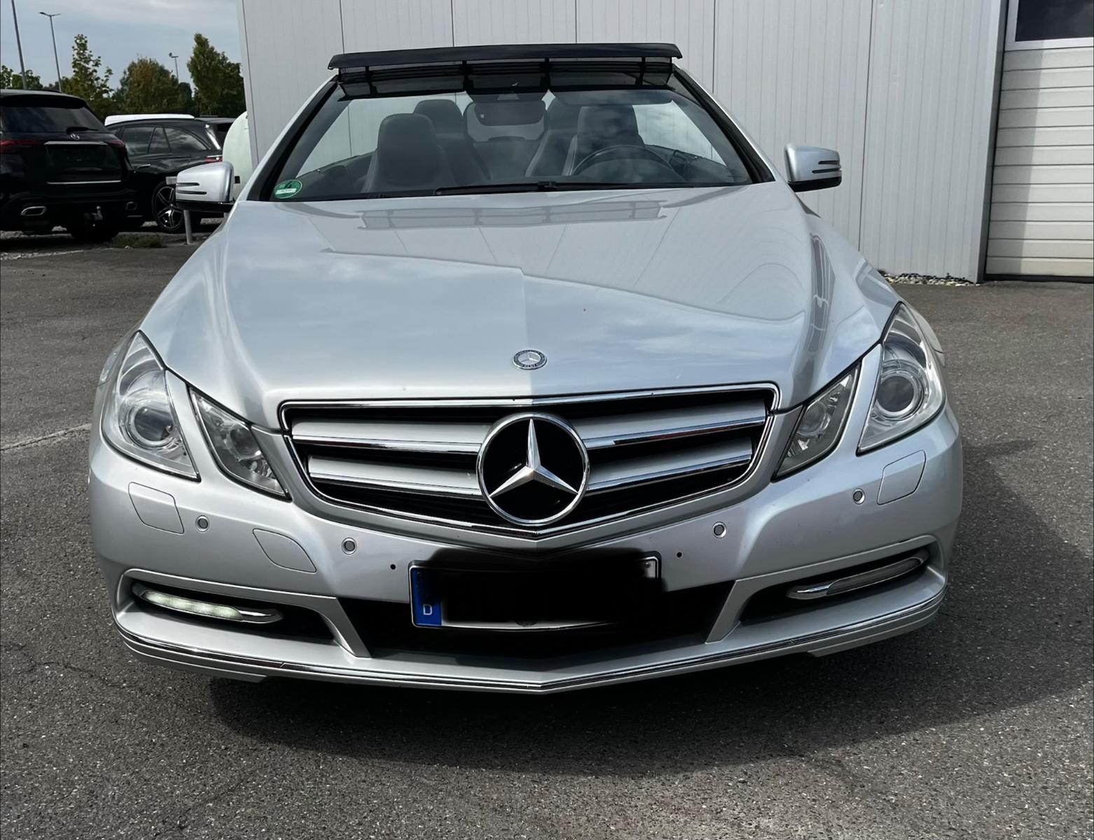 Mercedes-Benz E 220 Cabriolet E 220 CDI BlueEFF. AVANTGARD...