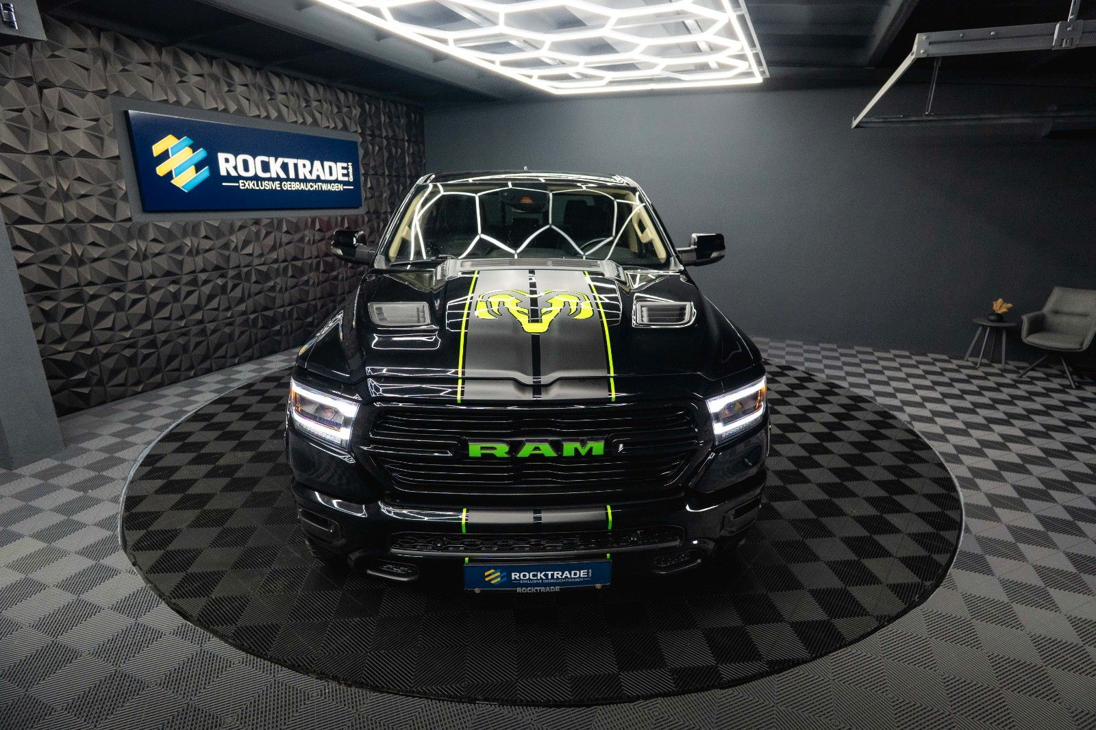Fahrzeugabbildung Dodge RAM 5.7 V8 HEMI 4x4 LARAMIE Offroad Night LED