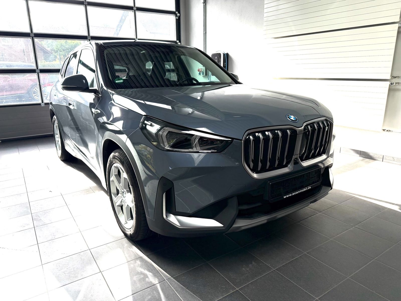 BMW iX1 30 xDrive Pano_AHK_ad Tempom_Headup_Massage imagem 2