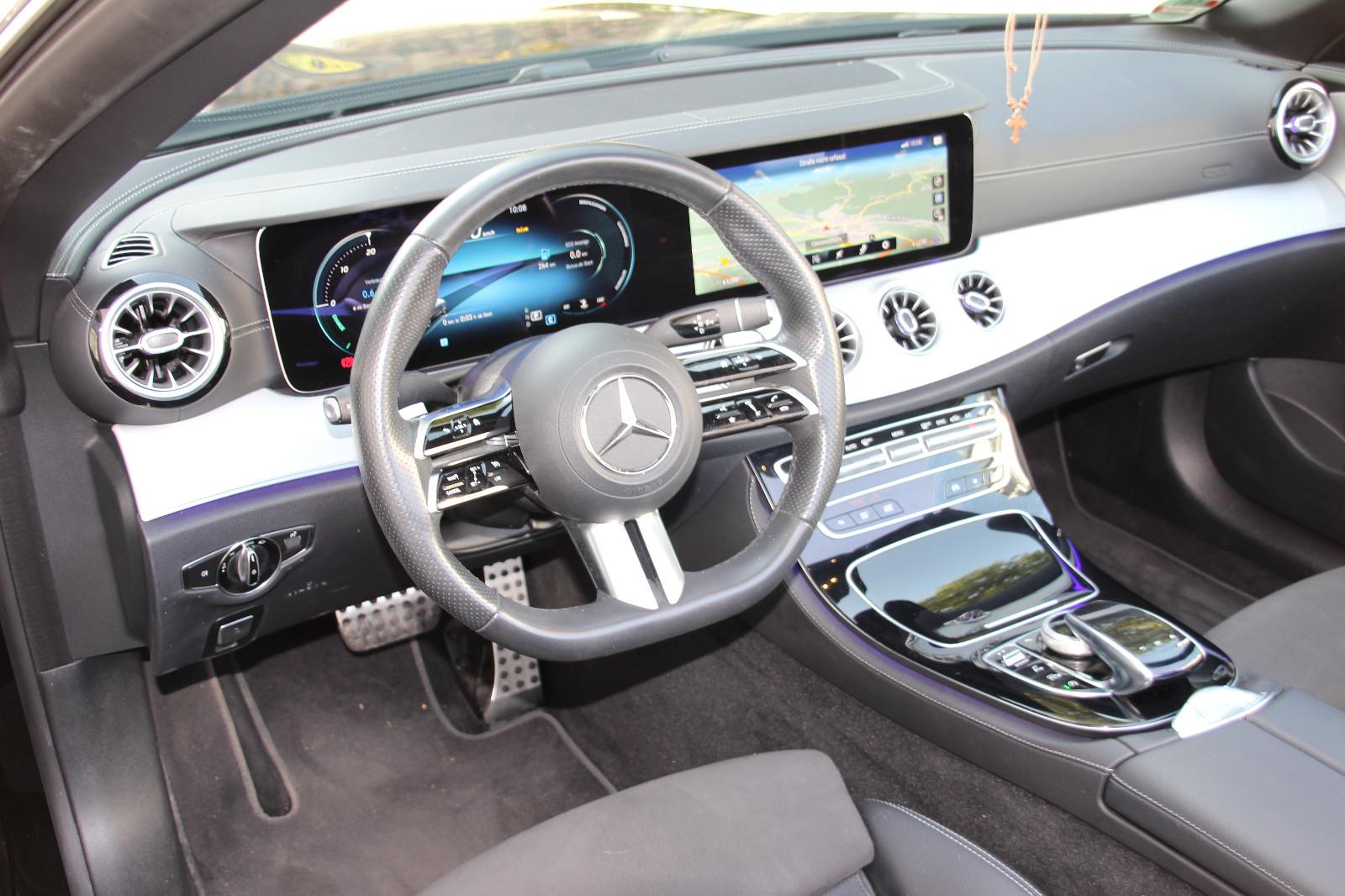 Mercedes-Benz E 220 E -Klasse Cabrio AMG Line