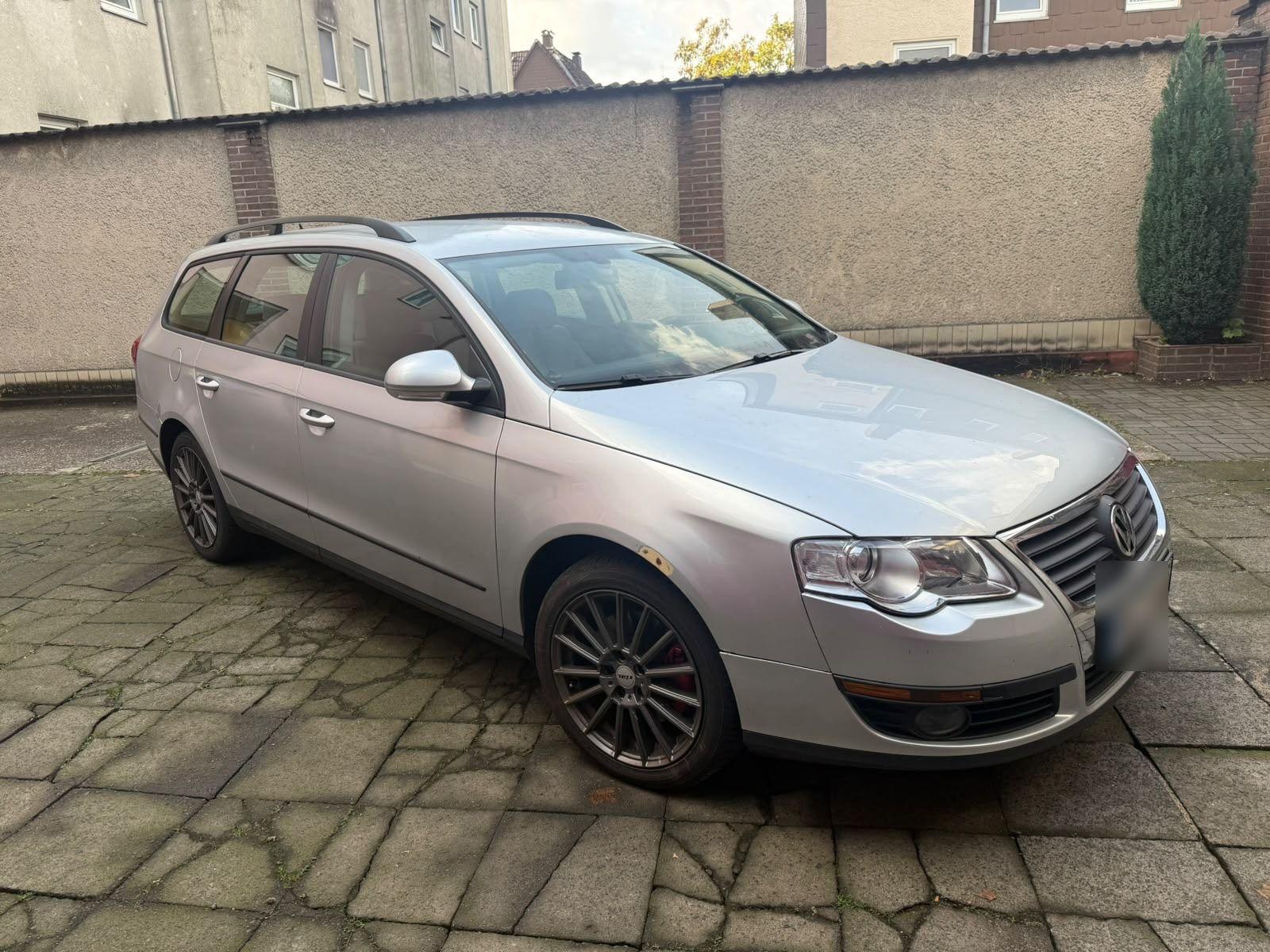 Volkswagen Passat 2006 — rear view