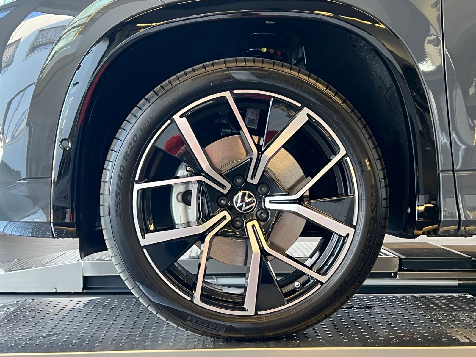 Fahrzeugabbildung Volkswagen Tayron R-Line 2.0 TDI DSG 4MOTION *AHK,Navi,Stan