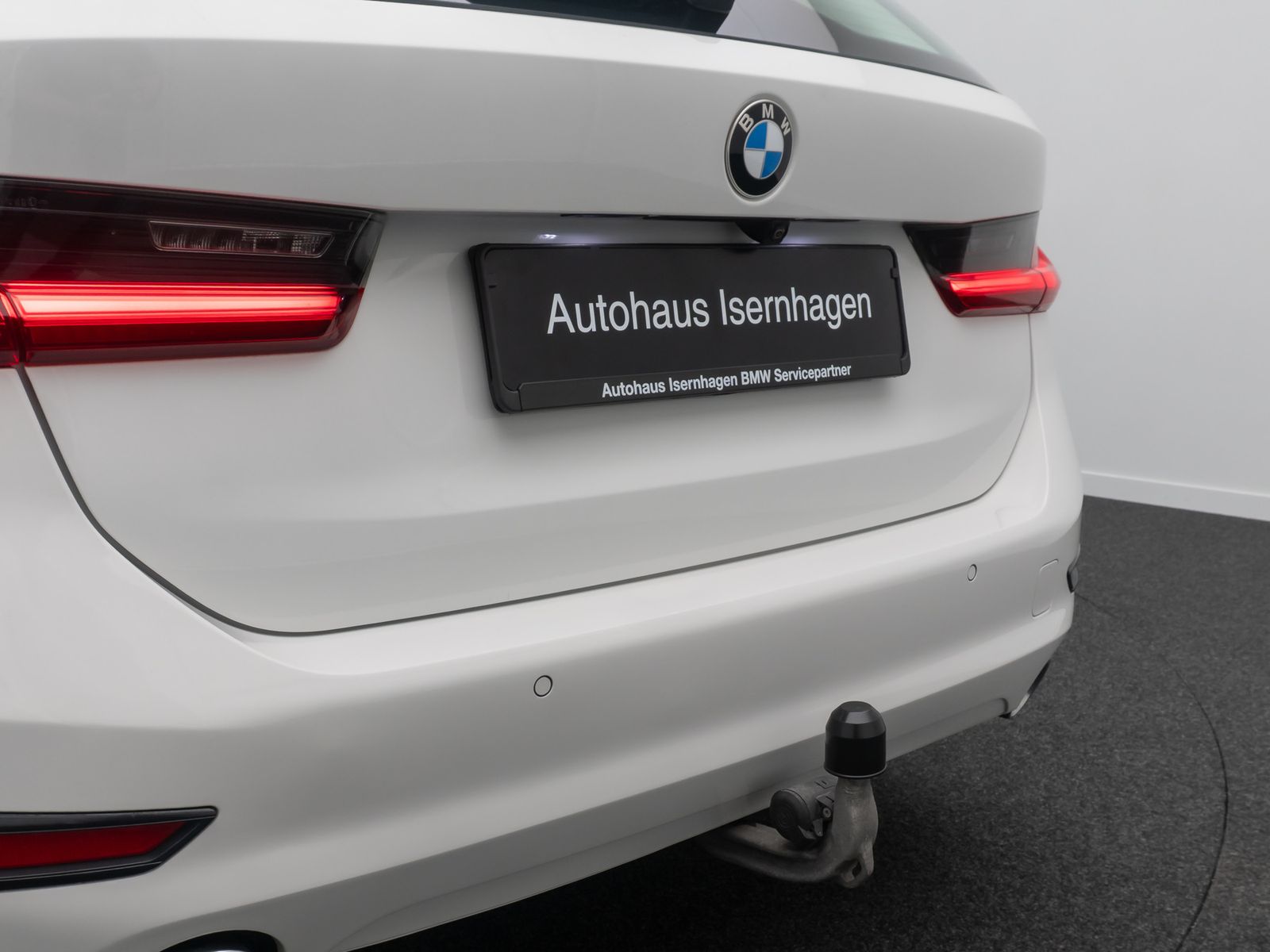 Fahrzeugabbildung BMW 330i AHK Kamera DAB Laser Panorama M Sport HIFi