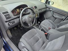 VW Touran Highline 2.0TDI 140PS 7Sitze Pano