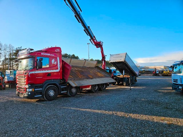 Scania R 520 8x4/4 with tip and Hyva 30tm crane 2018