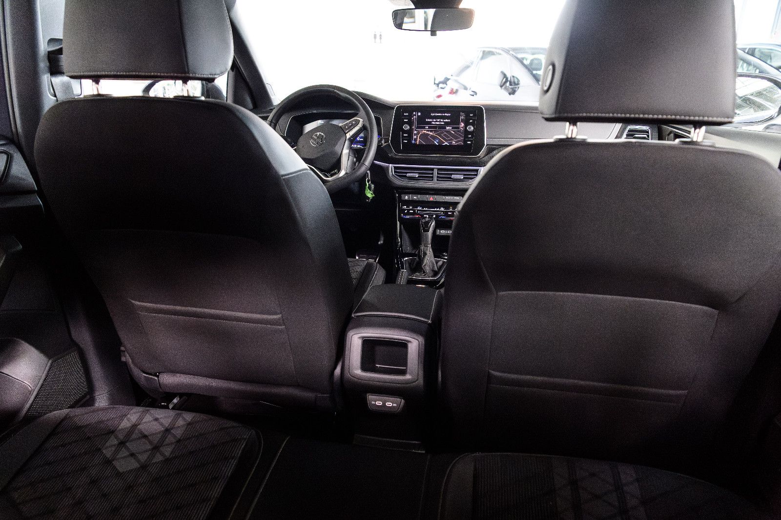 Fahrzeugabbildung Volkswagen T-Cross R-Line 1.5 TSI DSG IQ-LED+AHK+NAV+ACC