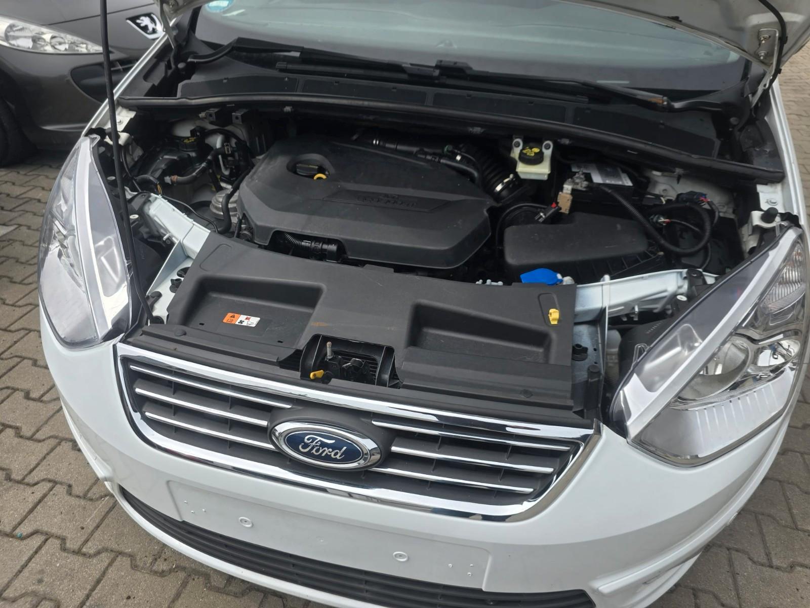 Ford Galaxy 2011 — photo 10