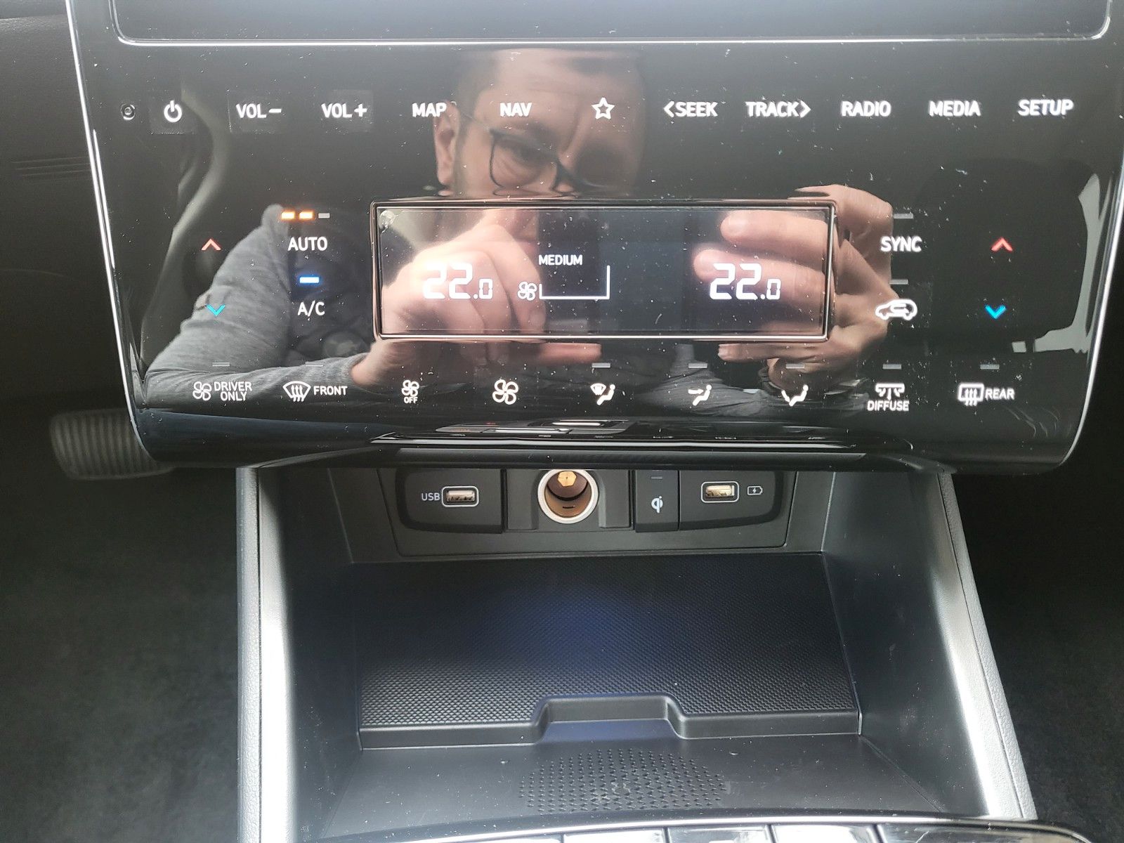 Fahrzeugabbildung Hyundai Tucson TREND Plug-In Hybrid 4WD LED ASSI SOFORT