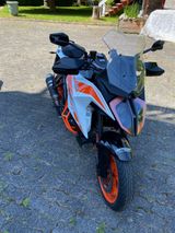 KTM 1290 Super Duke GT mit viel Zubehör