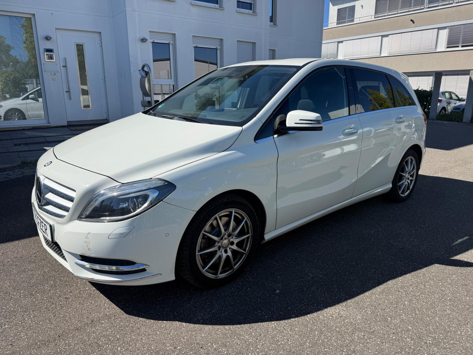 Mercedes-Benz B 250 B / Abstandstempomat / Automatik / Leder