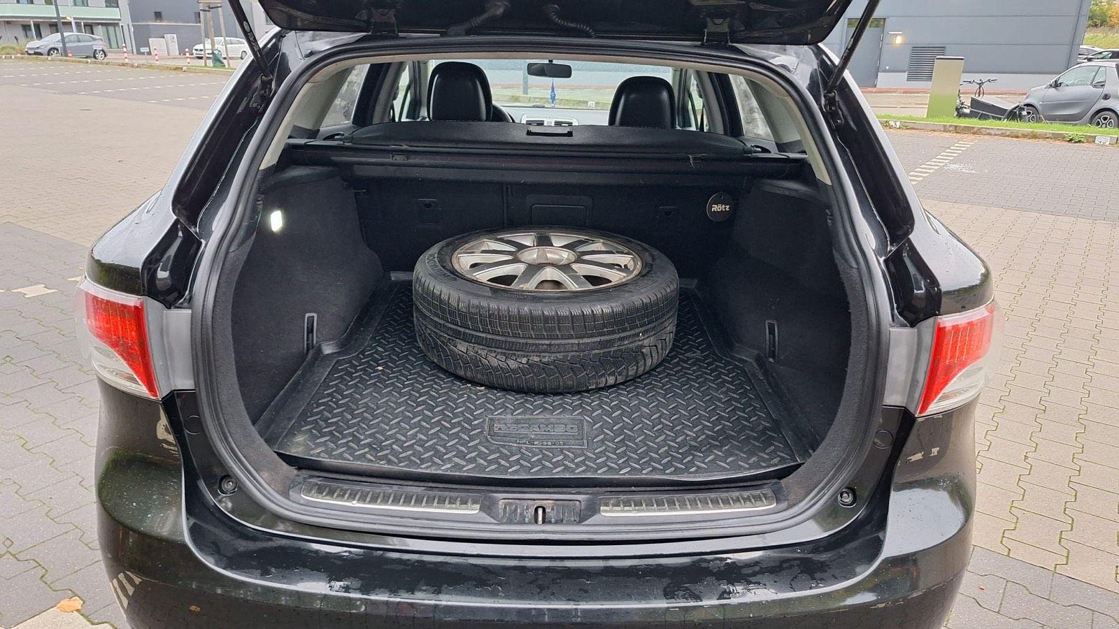 Toyota Avensis 2010 — photo 13
