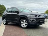 Jeep Compass Longitude FWD Navi Spurhalte Rkam TopZus - graue Jeep Compass
