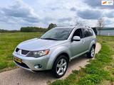 Mitsubishi Outlander 2.4 Invite - Mitsubishi Outlander Invite mit Benzin-Antrieb