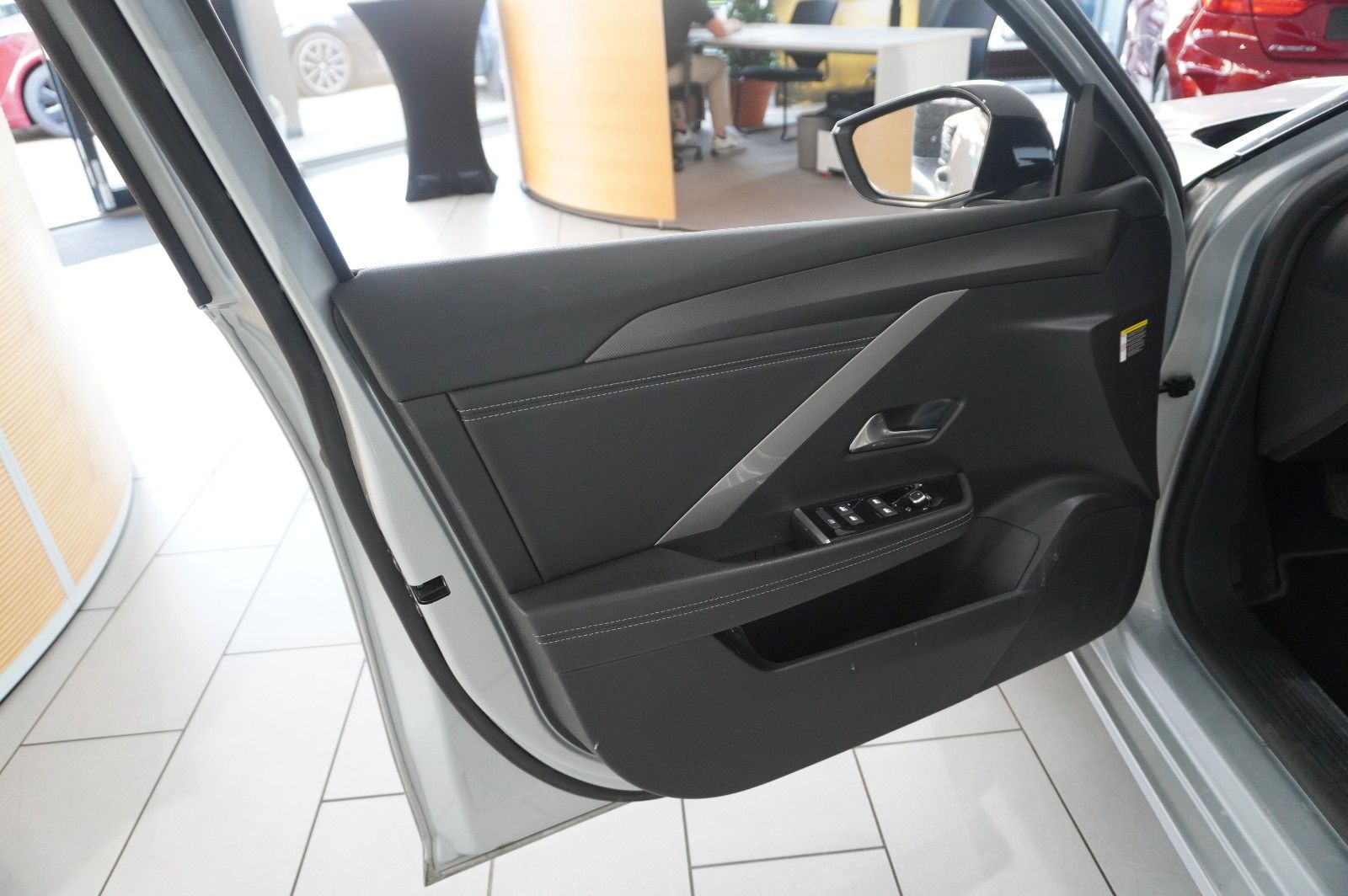 Fahrzeugabbildung Opel Astra L ST 1.2T GS SPORT NAVI/LED/360°/PANO/HUD