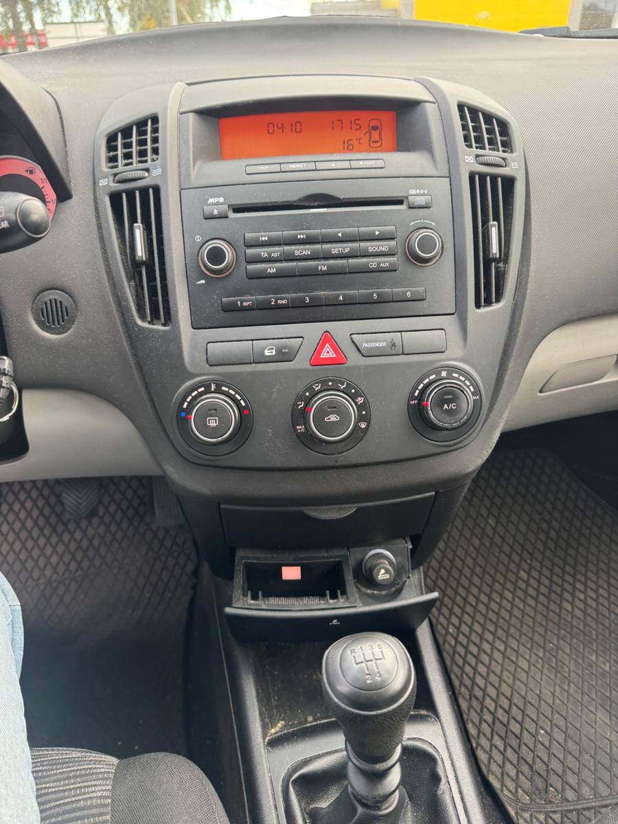 Kia cee'd 2008 — photo 14