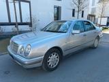 Mercedes-Benz Mercedes Benz E230 Klima Leder TÜV - Mercedes-Benz E 230 aus 1995