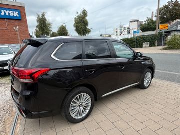 Mitsubishi Outlander - 3
