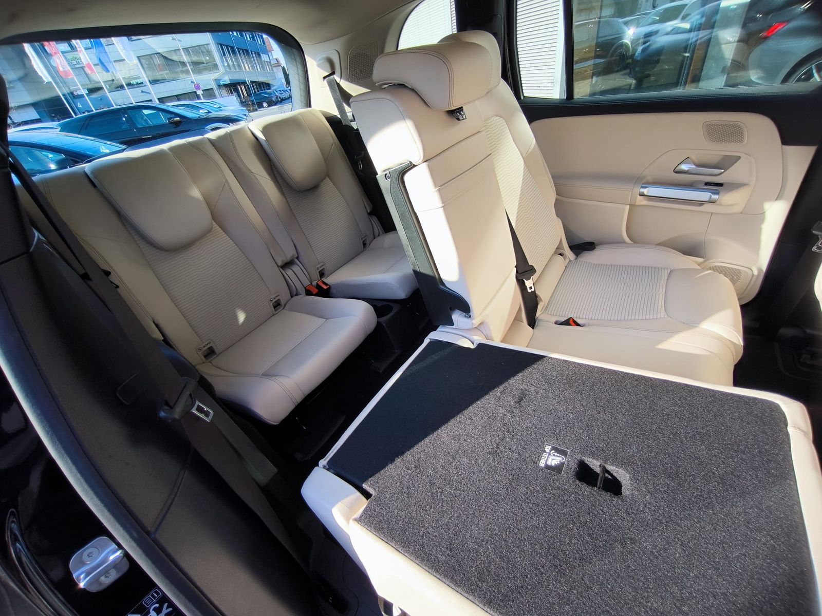Fahrzeugabbildung Mercedes-Benz EQB EQB 250 Progres 7SI+WIDES+HEAD+LED+SHZ+KAM+