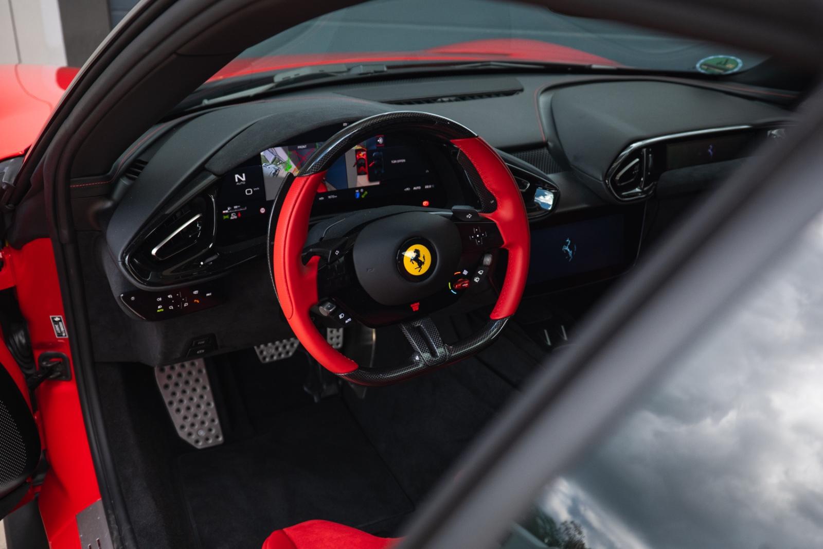 Ferrari LIFT/CARBON/RACING SEATS/ACC