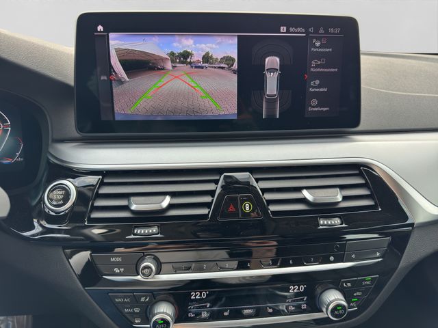 Fahrzeugabbildung BMW 530d Touring LED+Kamera+Leder+CarPlay+DAB