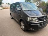 Volkswagen T5 Transporter Bus Multivan Highline 4Motion - VW T5 Transporter in Augsburg