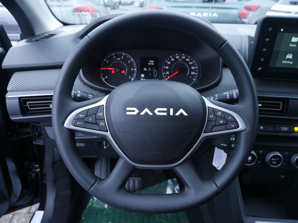 Fahrzeugabbildung Dacia Sandero Stepway Expression TCe 90