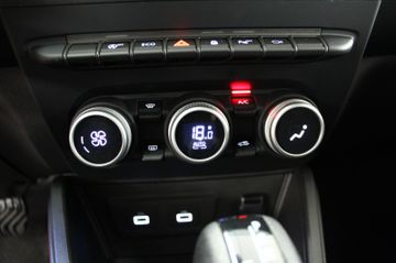 Fahrzeugabbildung Dacia Duster TCe150 EDC Extreme*Navi*Sitzhzg*