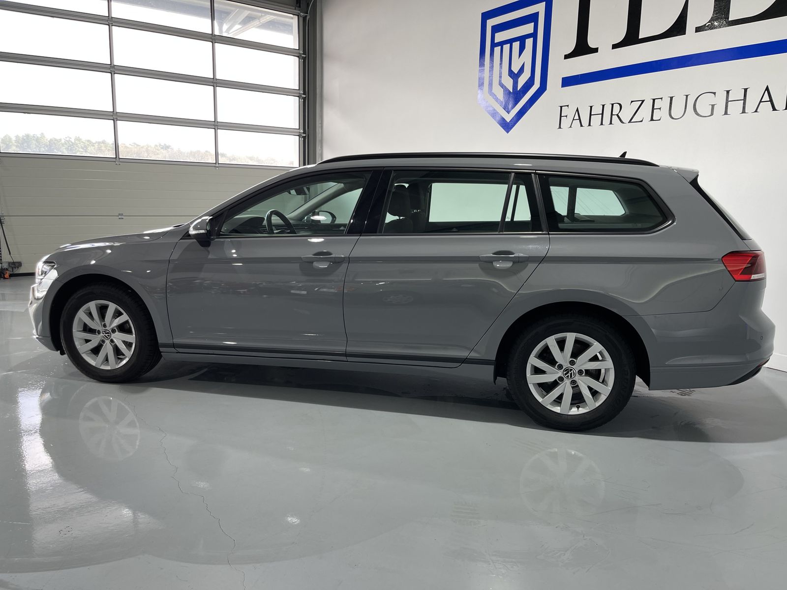 Fahrzeugabbildung Volkswagen Passat Variant 2.0 TDI*LED*AHK*Navi*ACC*Spur*