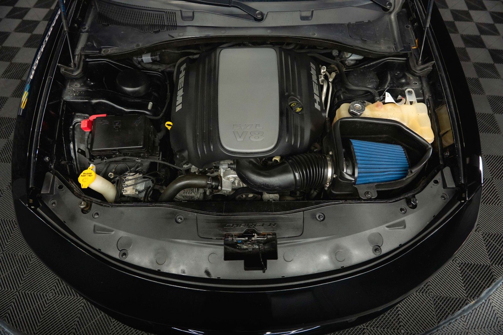 Fahrzeugabbildung Dodge Charger 5.7 V8 HEMI R/T DAYTONA Performance