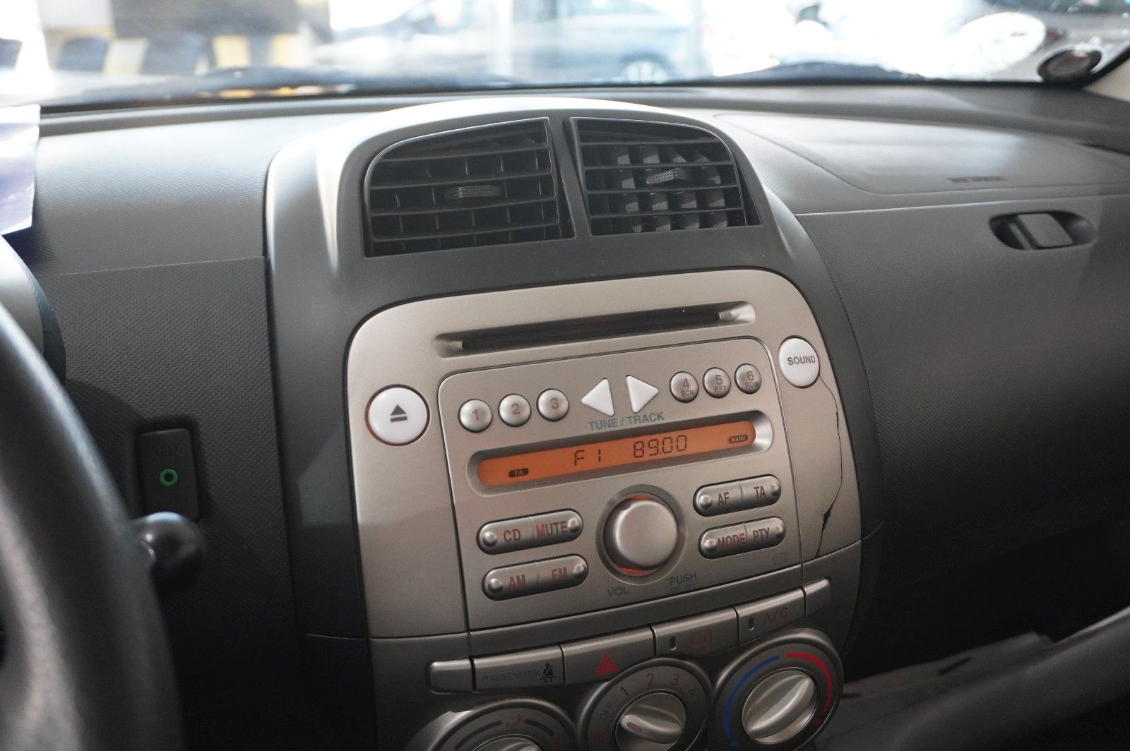 Fahrzeugabbildung Daihatsu Sirion 1.0 5-TÜR KLIMA/CD/AUX/8-FACH/TÜV