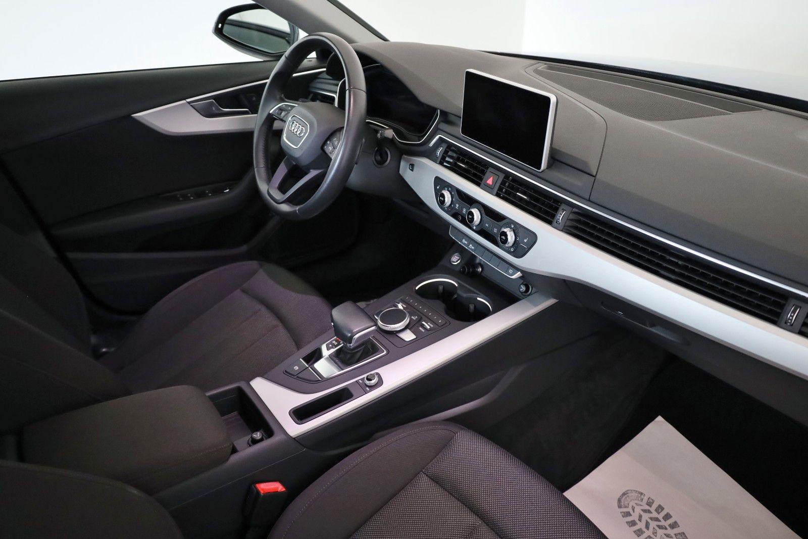 Fahrzeugabbildung Audi A4 Limusine,Automatik,Navi,Xenon,SH,Tempomat,PDC