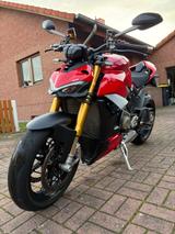 Ducati Streetfighter V4S - DUCATI ST4