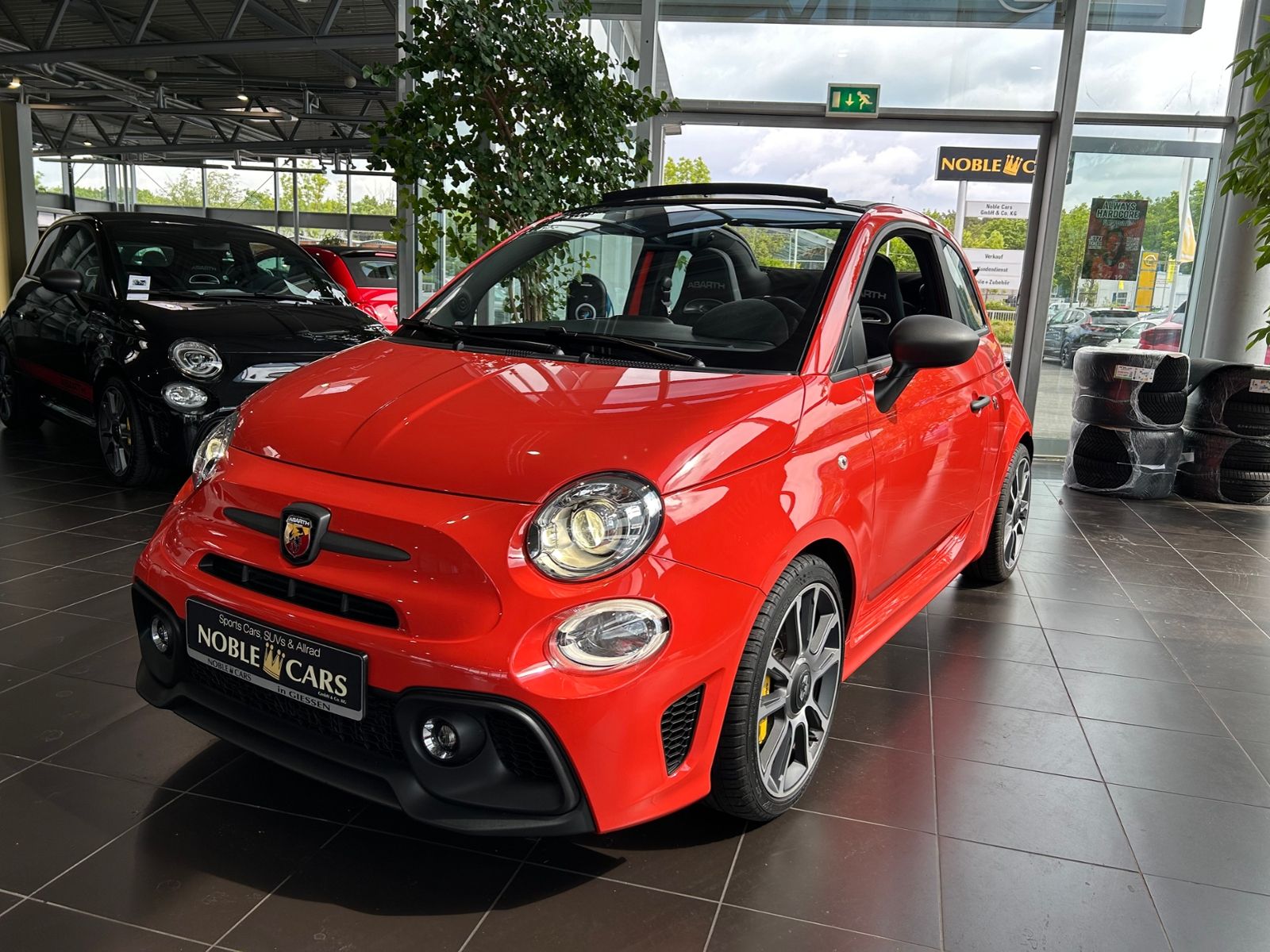 Fahrzeugabbildung Abarth 695C Cabrio Turismo BEATS NAV LEDER ALU