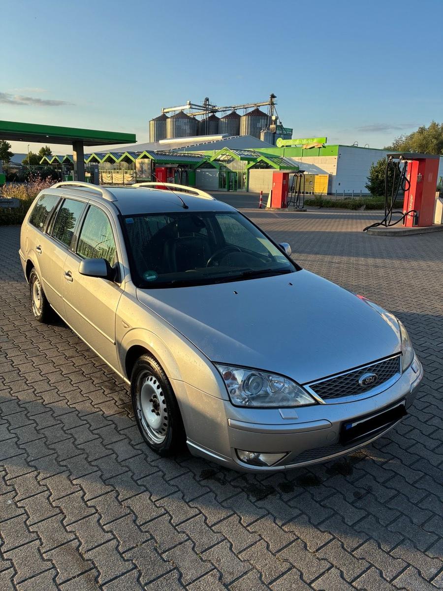 Ford Mondeo 2006 — rear view