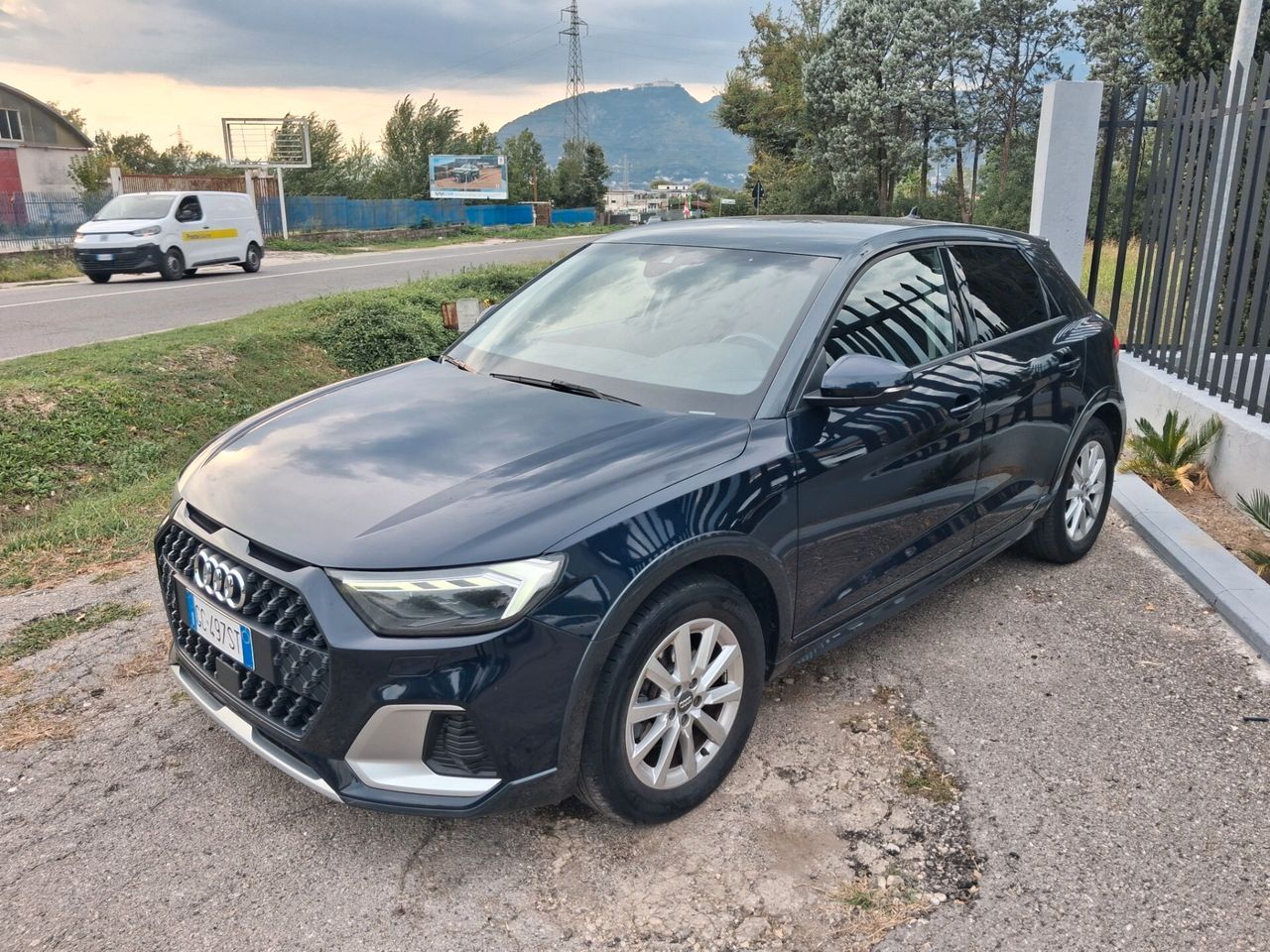 Audi A1 citycarver 30 TFSI Identity Contrast imagem 2