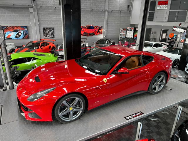 Ferrari F12 berlinetta - rosso berlinetta