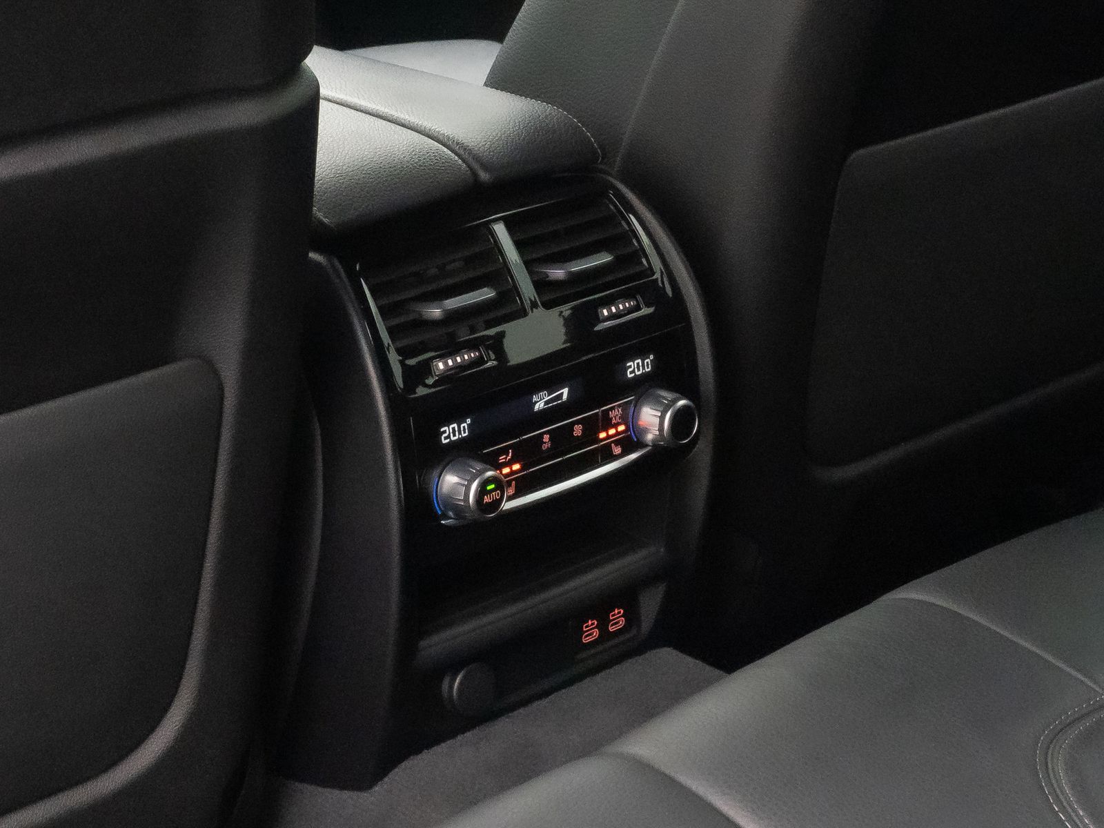 Fahrzeugabbildung BMW 530i M Sport AHK Kamera HUD H/K DAB Massage ACC